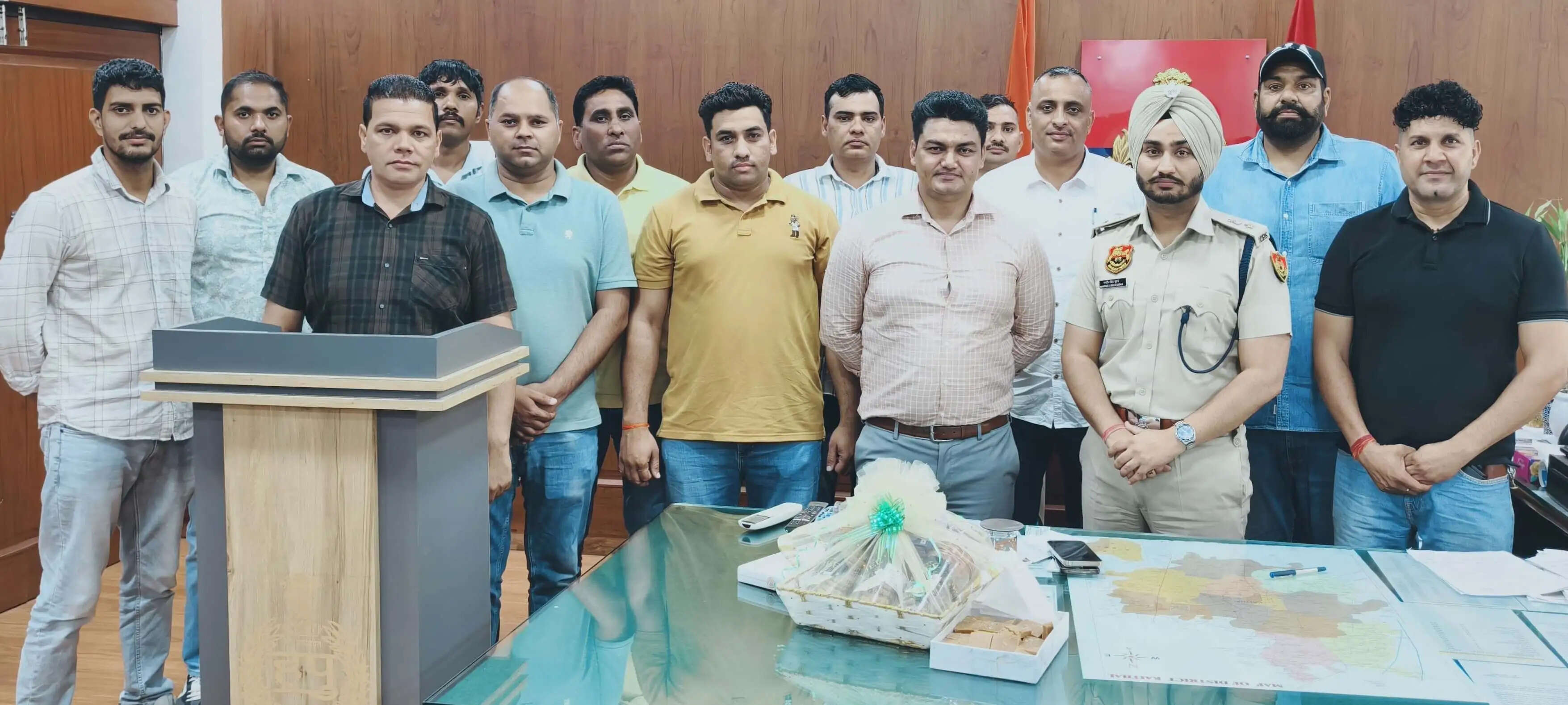 कैथल: फायरिंग केस में आरोपियों को पकड़ने वाली टीम सम्मानित, एसपी ने दिया प्रशंसा पत्र