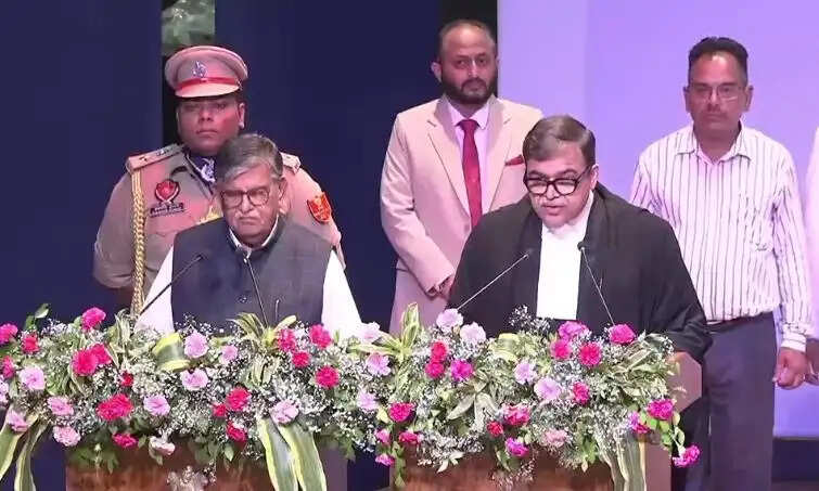 जस्टिस अश्वनी कुमार मिश्रा ने संभाला पंजाब-हरियाणा हाई कोर्ट के मुख्य न्यायाधीश का पद