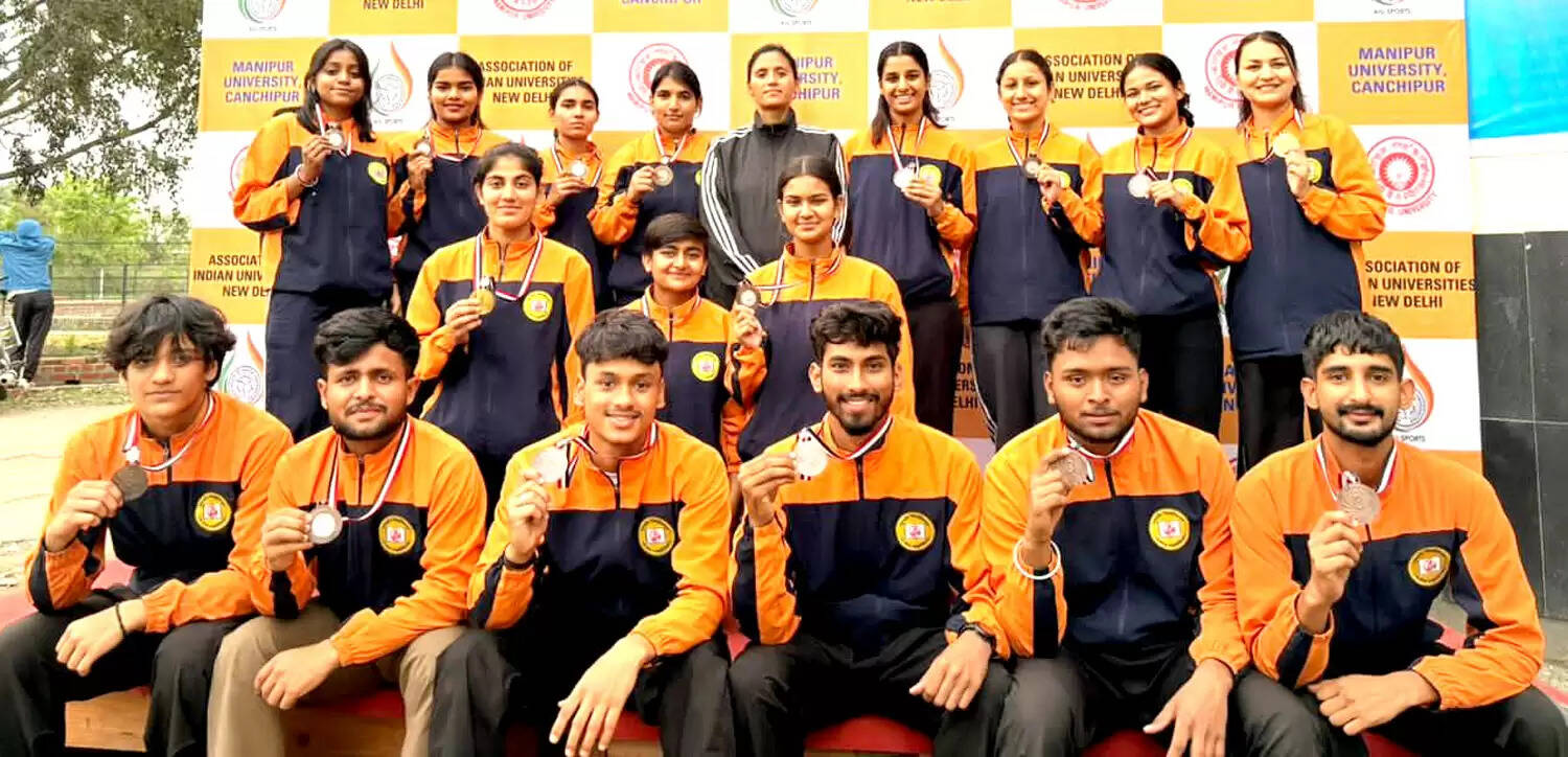पतंजलि विश्वविद्यालय के खिलाड़ियों का उत्कृष्ट प्रदर्शन, थांग-टा प्रतियोगिता में जीते 17 पदक