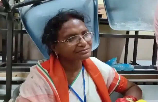 वसूली रोकने के लिए विधायक रत्ना देवनाथ का संदेश -मेरे नाम पर कोई पैसे मांगे तो मत देना