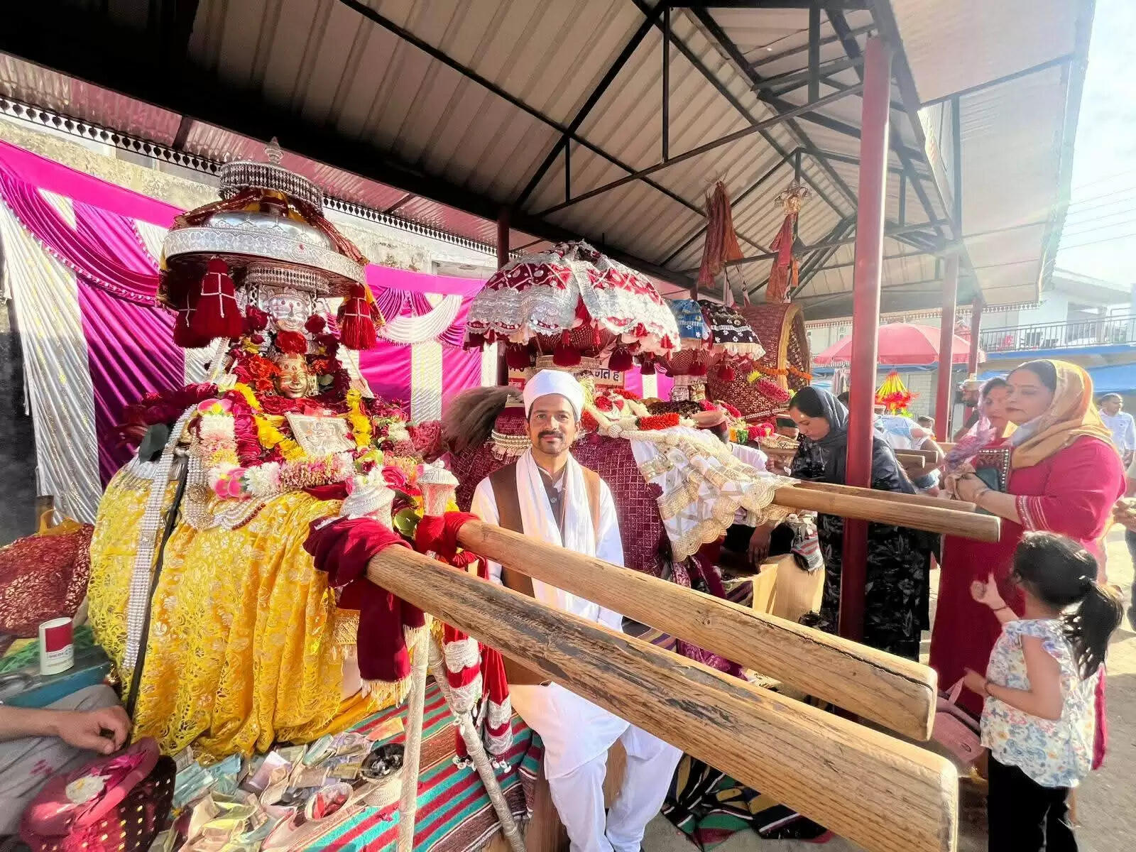 नलसर मेले में निकली भव्य जलेब, देव परंपराओं की रही धूम