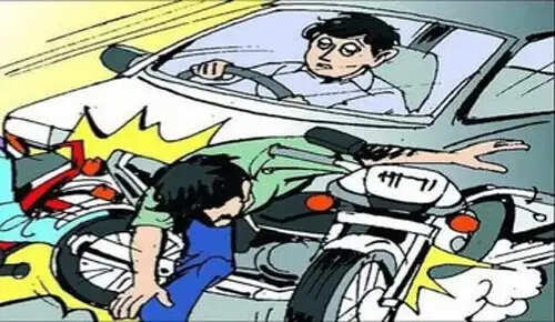 अज्ञात वाहन की टक्कर से माेटरसाइकिल सवार युवक की हुई माैत