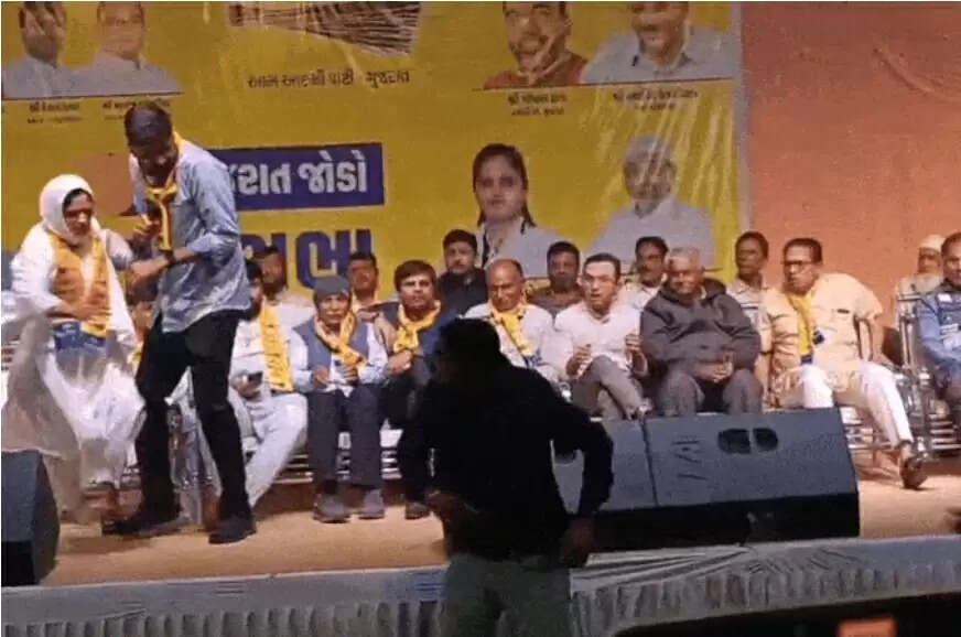 जामनगर में आप विधायक गोपाल इटालिया पर जूता फेंका गया, हमलावर हिरासत में