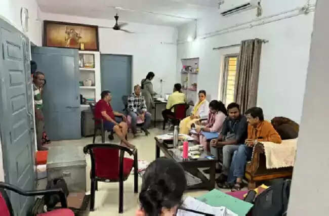 मपः आदिम जाति कल्याण विभाग के डिप्टी कमिश्नर के ठिकानों पर ईओडब्ल्यू का छापा