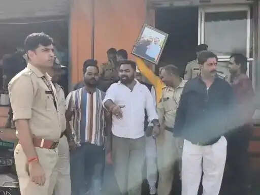 शहडोल: मुख्यमंत्री दौरे से पहले कांग्रेसी हिरासत में, काले झंडे दिखाने की तैयारी कर रहे थे