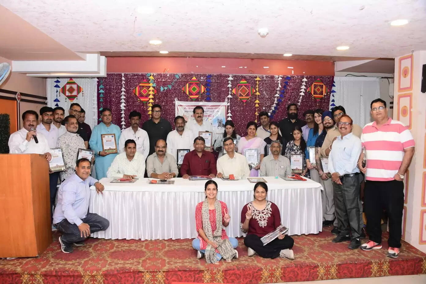 बीकानेर का चरित्र शुरू से ही मस्त मौला स्वभाव का, शिक्षित और सजग नागरिक ही असली पहचान : डाॅ. बृजरतन