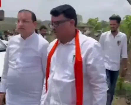 झाबुआ: ग्राम बोरी में दुष्कर्म की घटना से उपजे आक्रोश के बीच राजनीतिक दलों के बीच आरोप-प्रत्यारोप जारी