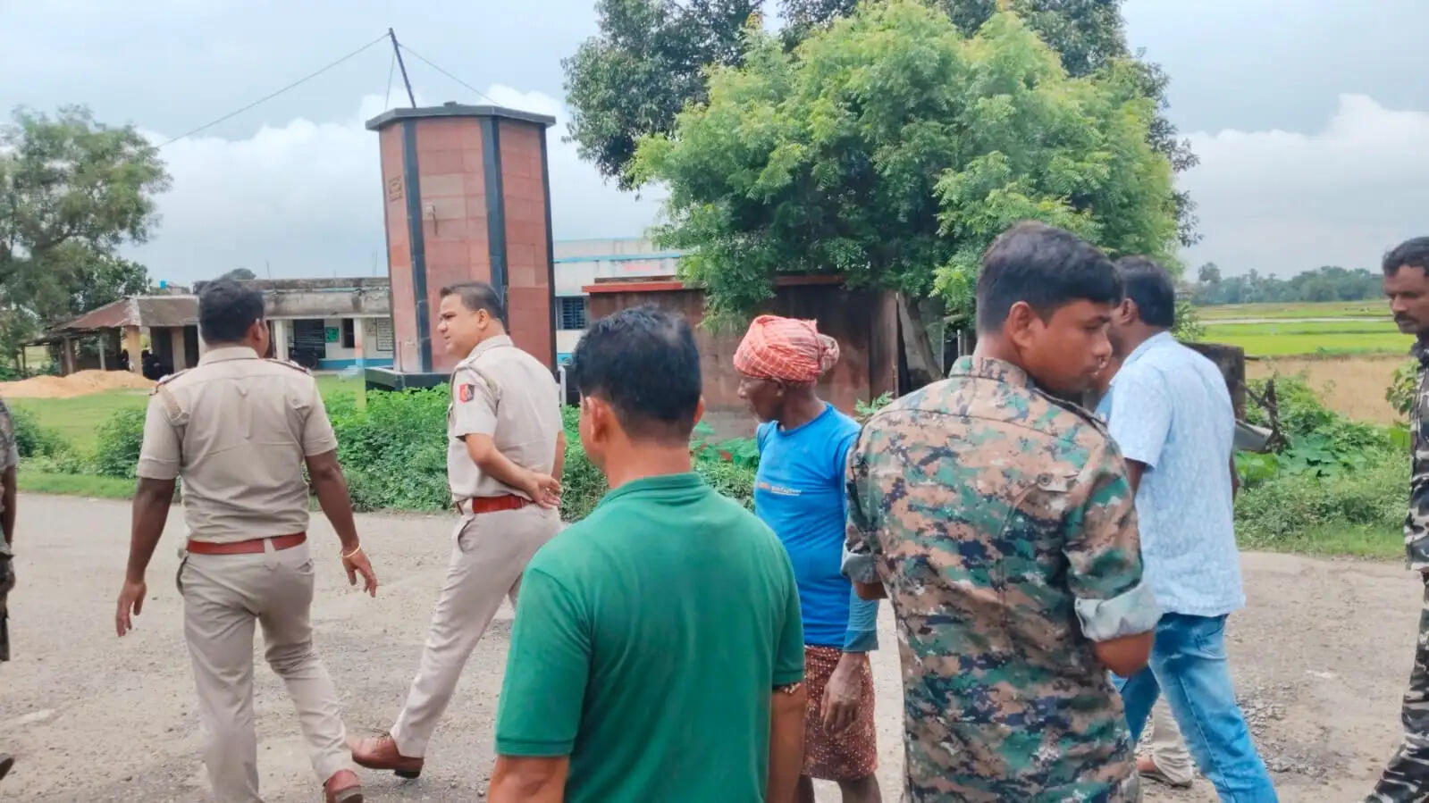 लंबे समय से बंद तृणमूल कार्यालय खोलने को लेकर विवाद, पुलिस ने शुरू की जांच