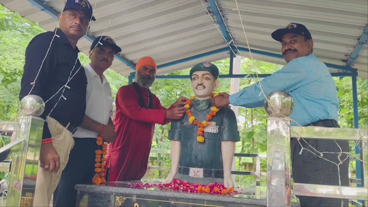 कारगिल दिवस पर पूर्व फौजियों ने अमर बलिदानियों को दी श्रद्धांजलि