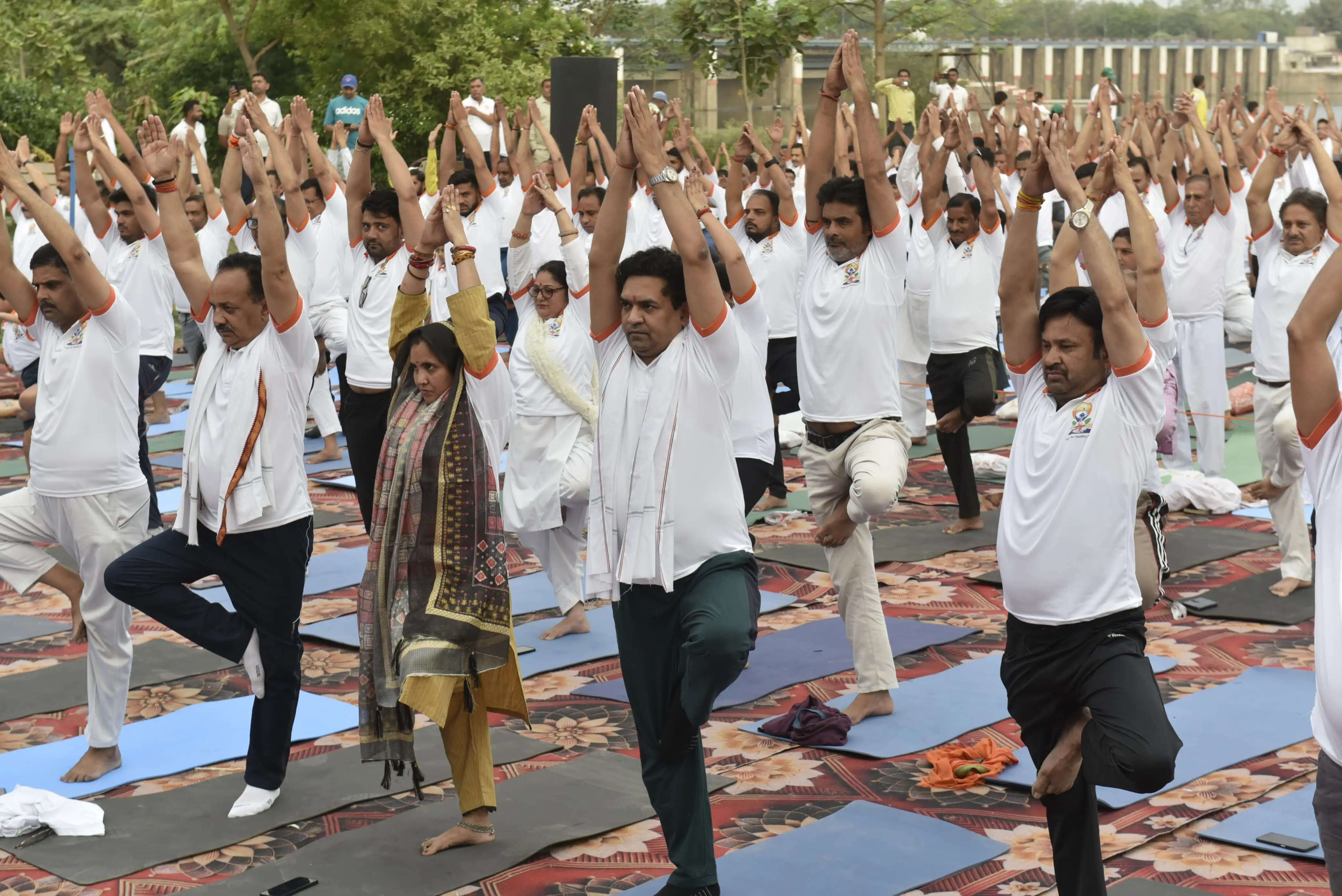 बंगाल की खाड़ी से अरब सागर तक आज योग और देशभक्ति के रंग में रंगा है भारत : कपिल मिश्रा