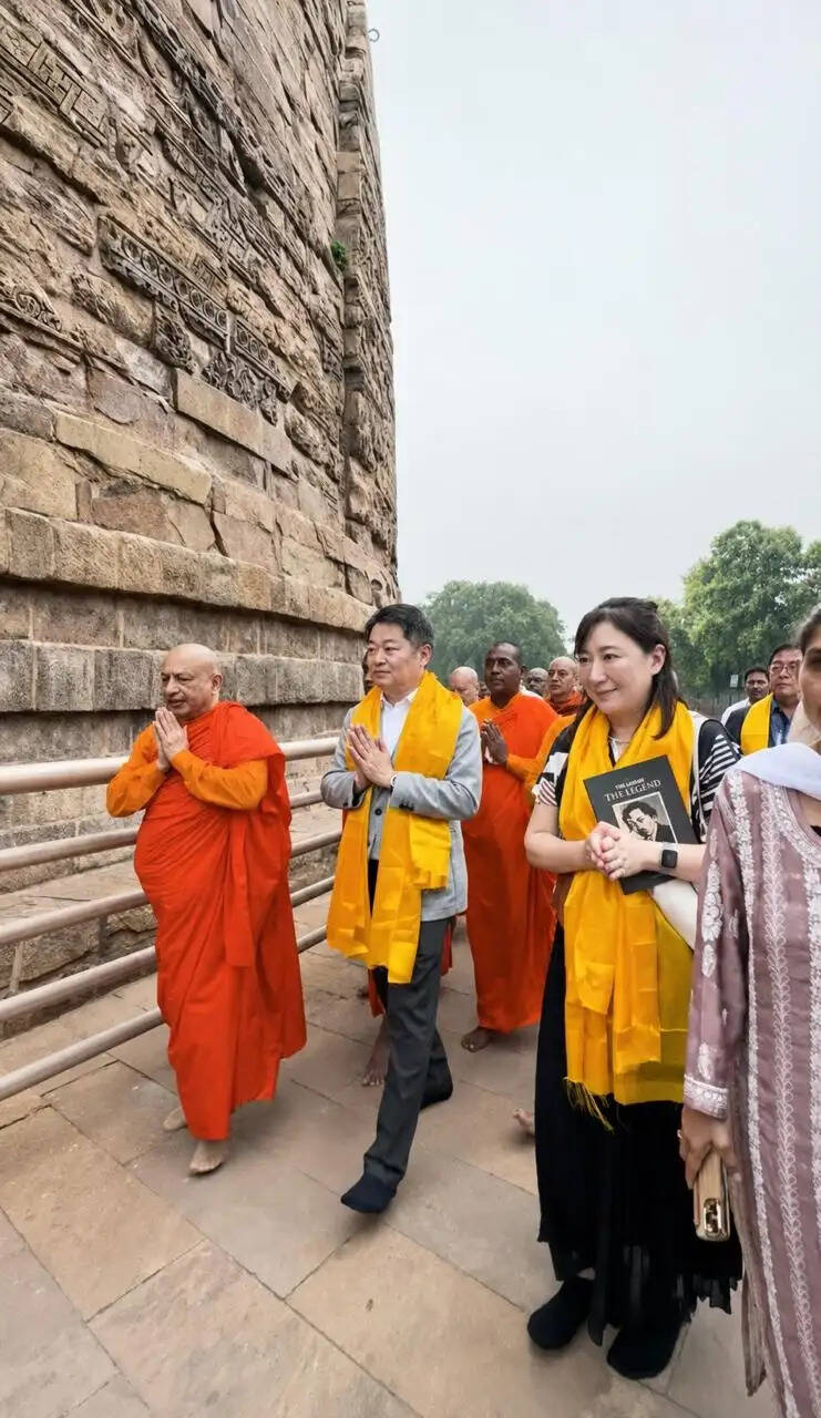 (अपडेट) जापानी प्रतिनिधिमंडल ने सारनाथ पहुंच बौद्ध विरासत को करीब से देखा