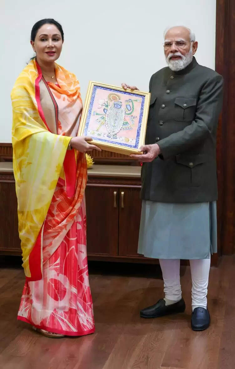 पीएम नरेंद्र मोदी से मिली उपमुख्यमंत्री दीया कुमारी