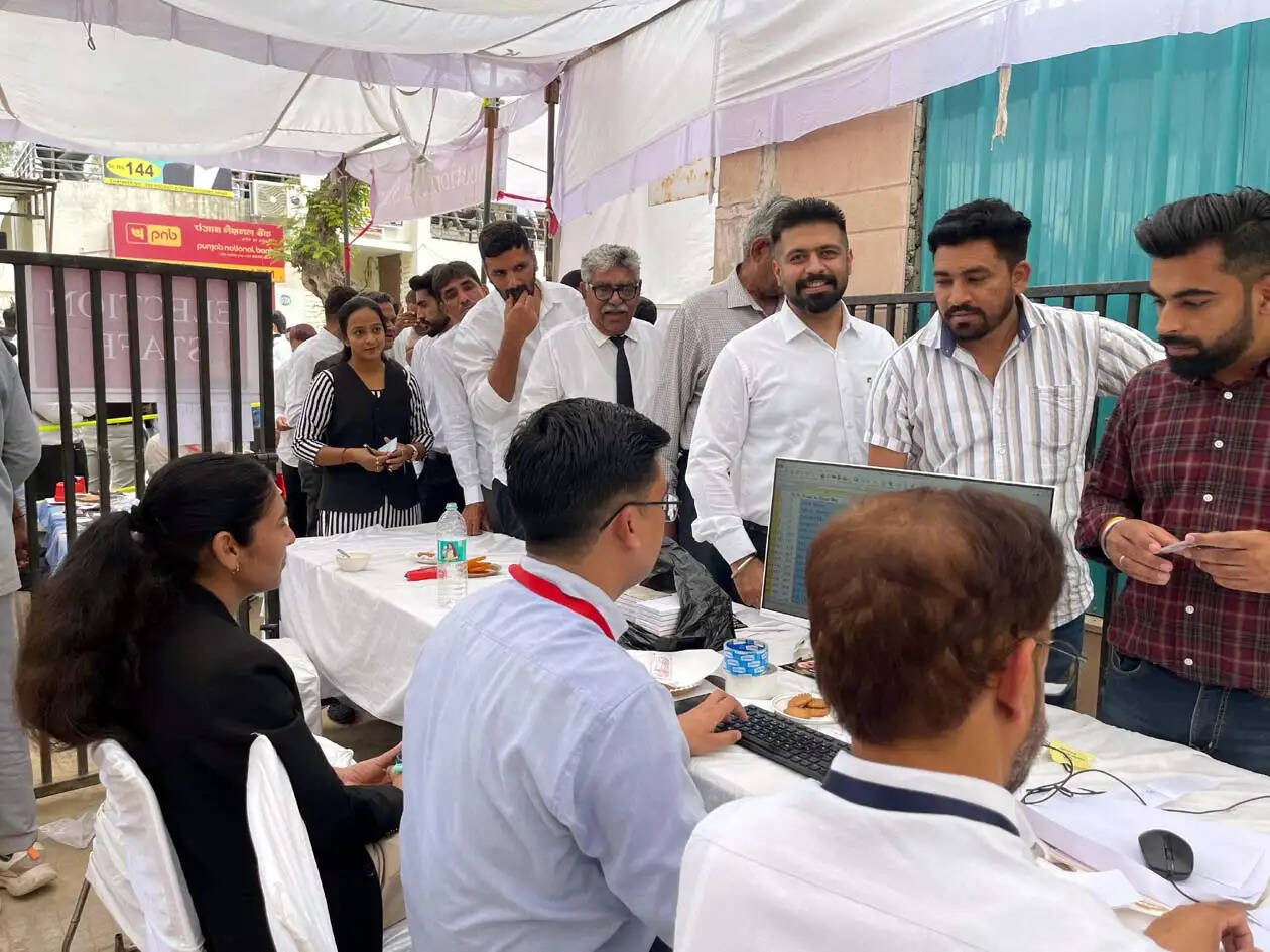 हिसार : कड़ी सुरक्षा व्यवस्था के बीच शांतिपूर्ण हुआ बार काउंसिल चुनाव