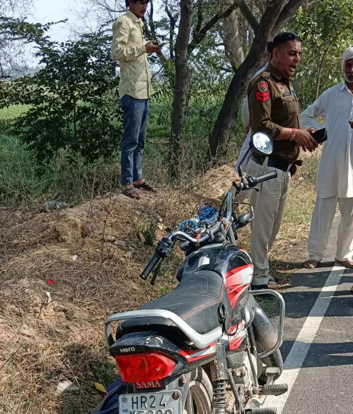 सिरसा: सडक़ हादसे में महिला की मौत, दो घायल