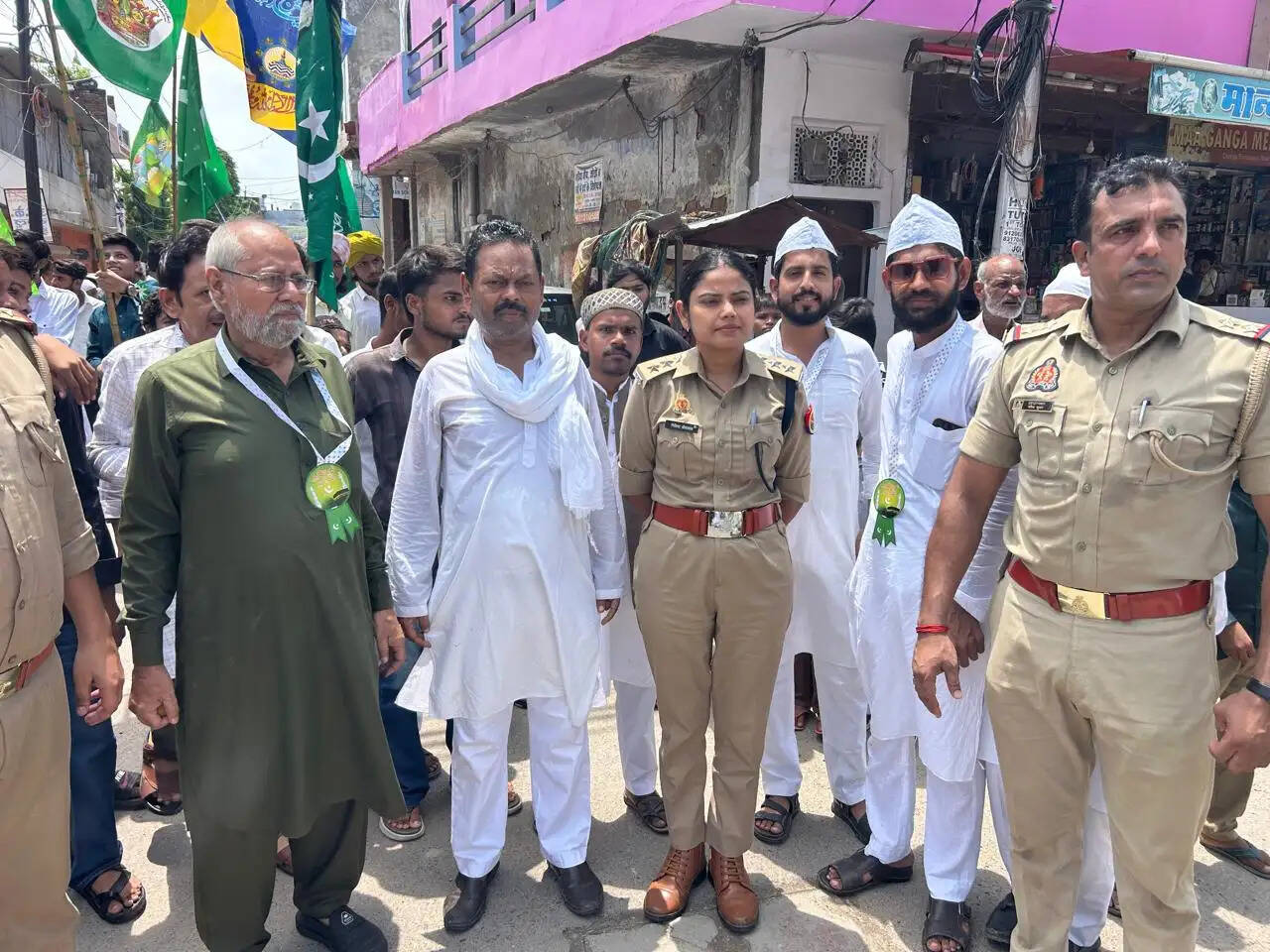 ईद मिलादुन्नबी पर चकिया चकनिरातुल से निकला जुलूस