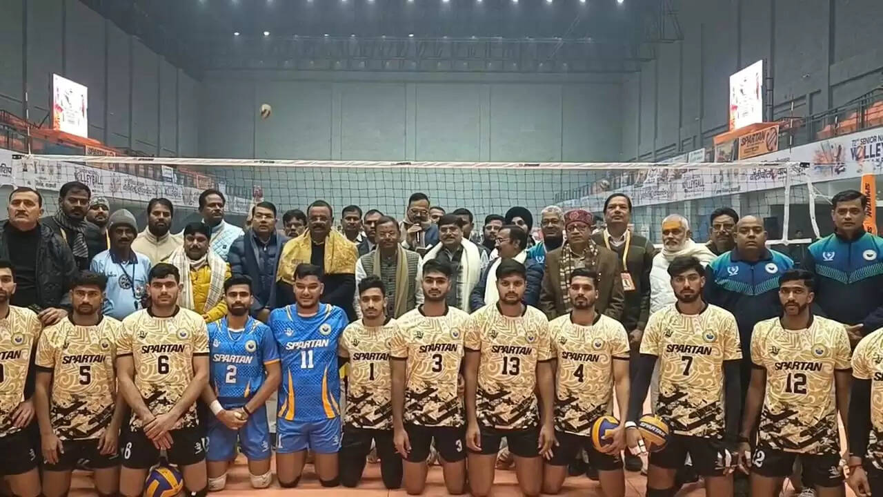 भाजपा प्रदेश अध्यक्ष पंकज चौधरी स्टेडियम पहुंचे,वालीबॉल खिलाड़ियों का बढ़ाया उत्साह