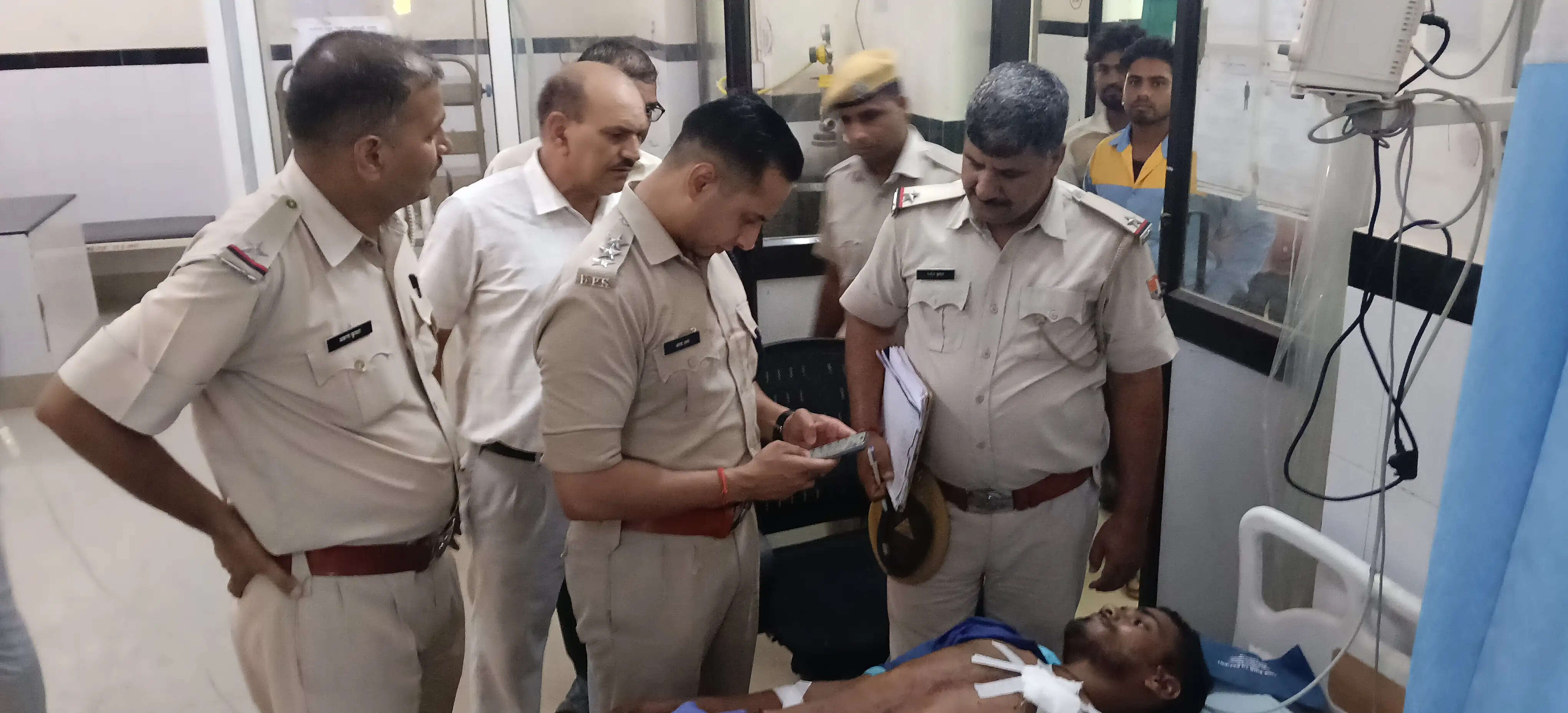 अलवर में पेट्रोल पंप के सेल्समैन को गोली मारकर फरार हुआ बदमाश, नाकेबंदी में आरोपित गिरफ्तार