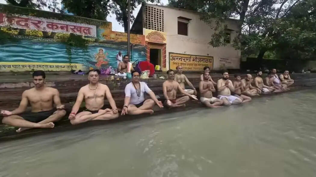 हरिद्वार में श्रद्धा और परंपरा के साथ मनाया गया रक्षाबंधन, श्रावणी उपाकर्म