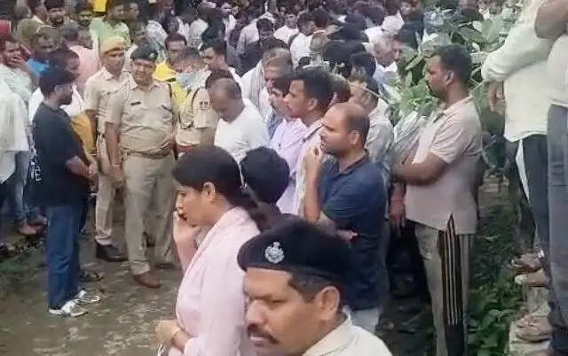 डबल मर्डर: 48 घंटे से लापता वृद्ध दंपती की लाशें घर के लोहे के बक्से में मिलीं