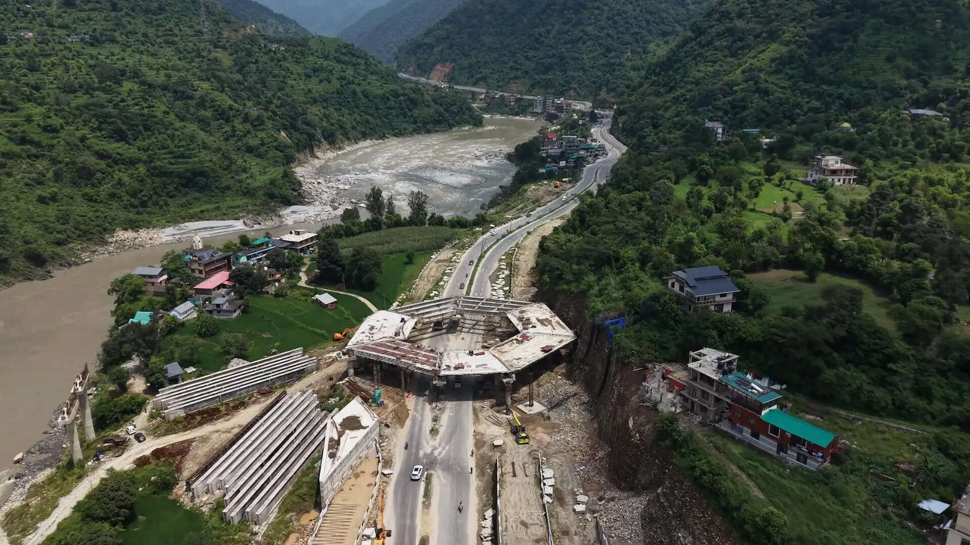मंडी में दो फोरलेन के जुड़ाव केंद्र पर बन रही है उत्तरी भारत की पहली ओवरहैड एलिवेटिड रोटरी