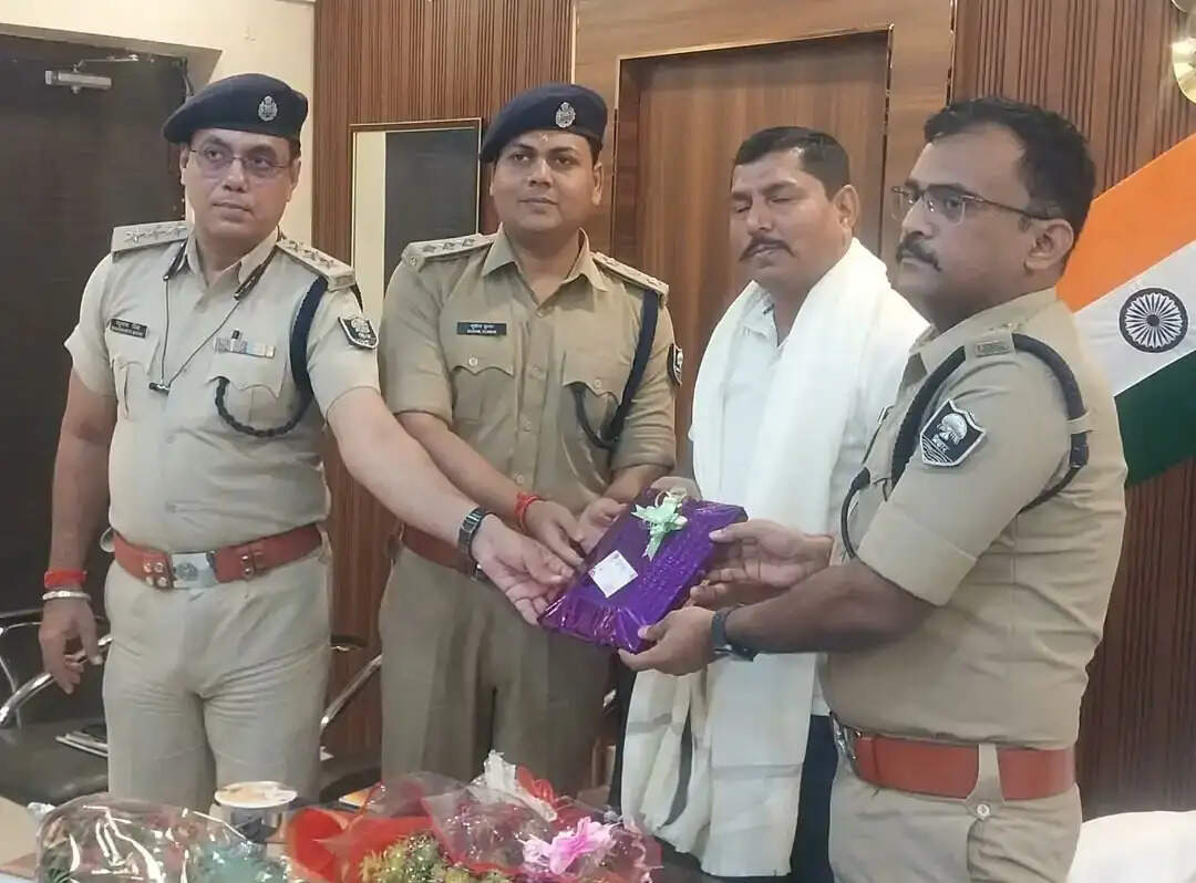 डीएसपी हेडक्वार्टर के खगड़िया स्थानांतरण पर विदाई समारोह आयोजित