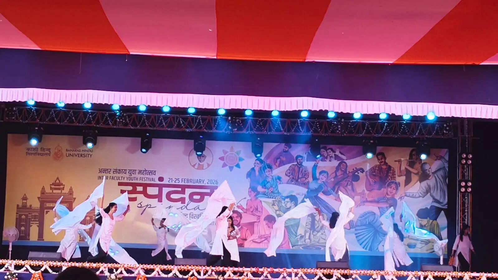 बीएचयू : स्पंदन 2026 में रंगमंच और नृत्य की शानदार प्रस्तुति, शताब्दी भवन बना सृजनात्मक संवाद स्थल