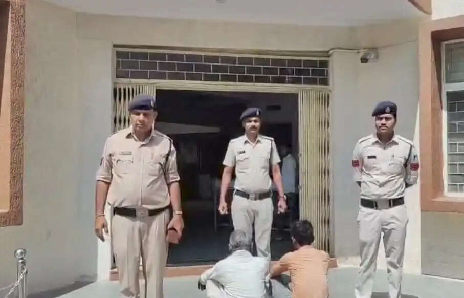 राजगढ़ः नातरा झगड़ा प्रथा के मामले में फरार आरोपित बाप-बेटा गिरफ्तार