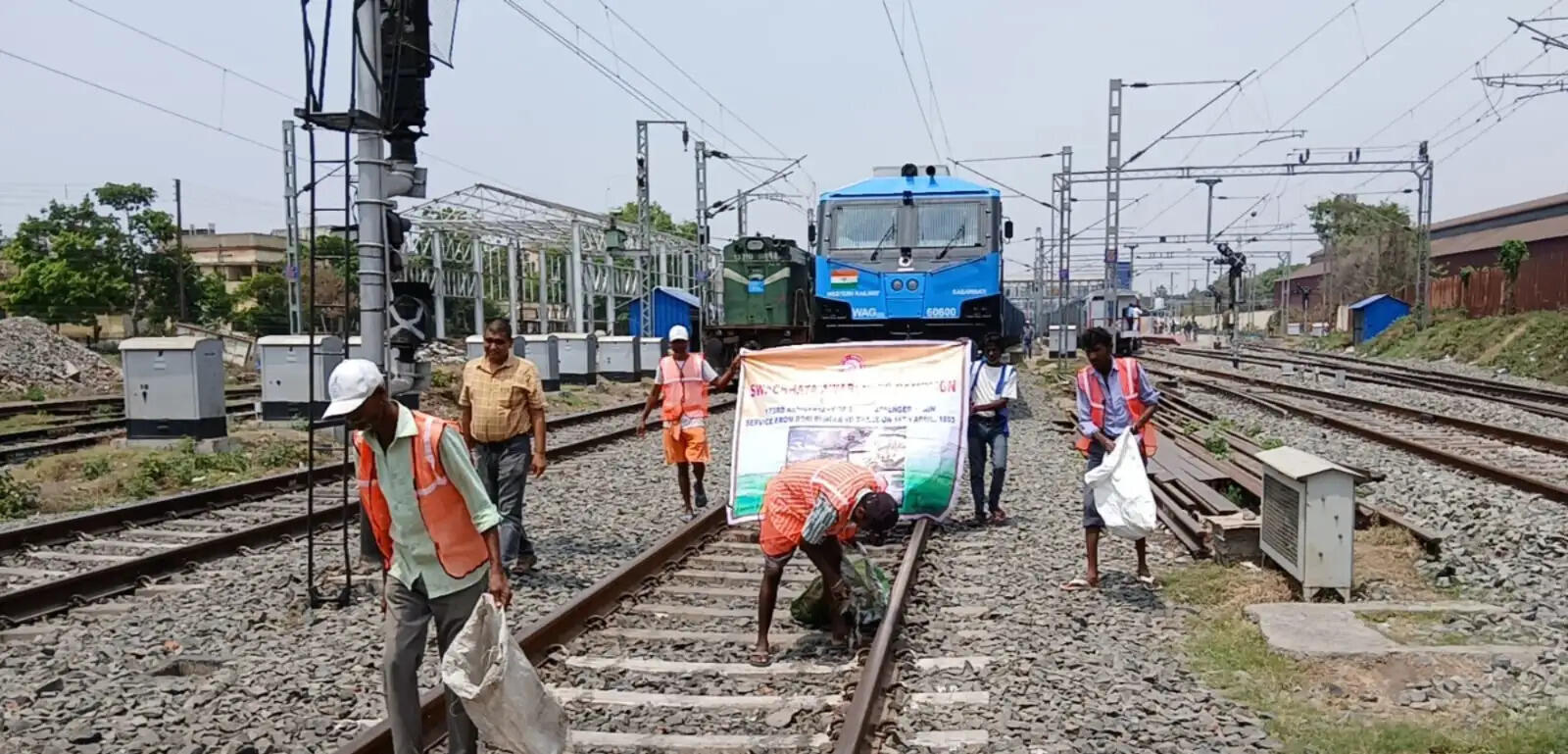 मालदा मंडल में स्वच्छता जागरूकता अभियान