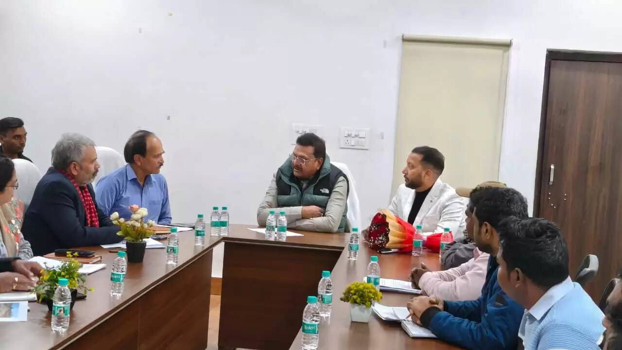 सांसद ने की एनएचएआई अधिकारियों के साथ बैठक, गुणवत्ता पर दिया जोर