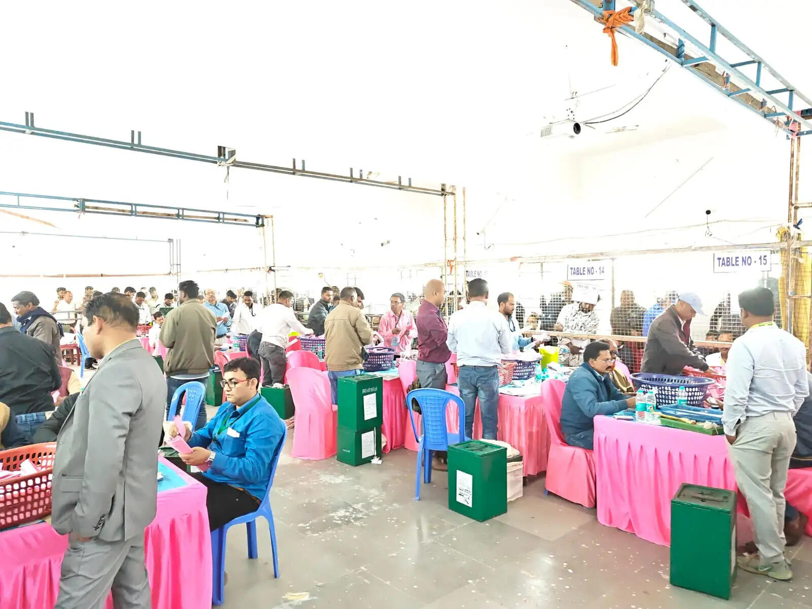 रामगढ़ नगर परिषद चुनाव: पहले राउंड की मतगणना में कुसुमलता कुमारी 1107 वोटों से आगे