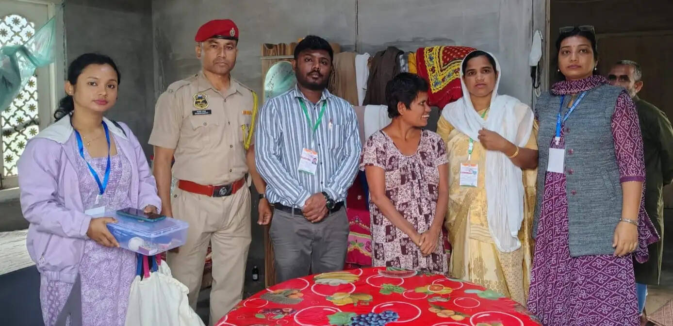 चुनाव 26: घर से मतदान की सुविधा: असम में निर्वाचन आयोग की विशेष पहल