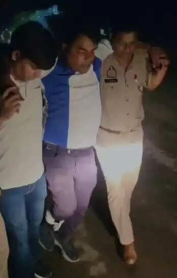 हापुड़ का इनामी बदमाश जितेंद्र जीतन पुलिस मुठभेड़ में लंगड़ा