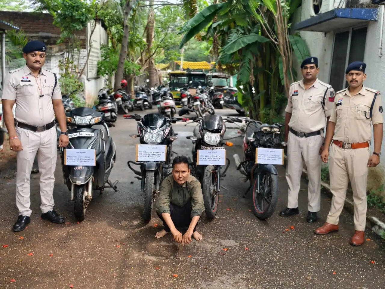 रायपुर: दोपहिया वाहन चोरी करने वाला शातिर चोर गिरफ्तार, चार चोरी की माेटरसाइकिल बरामद