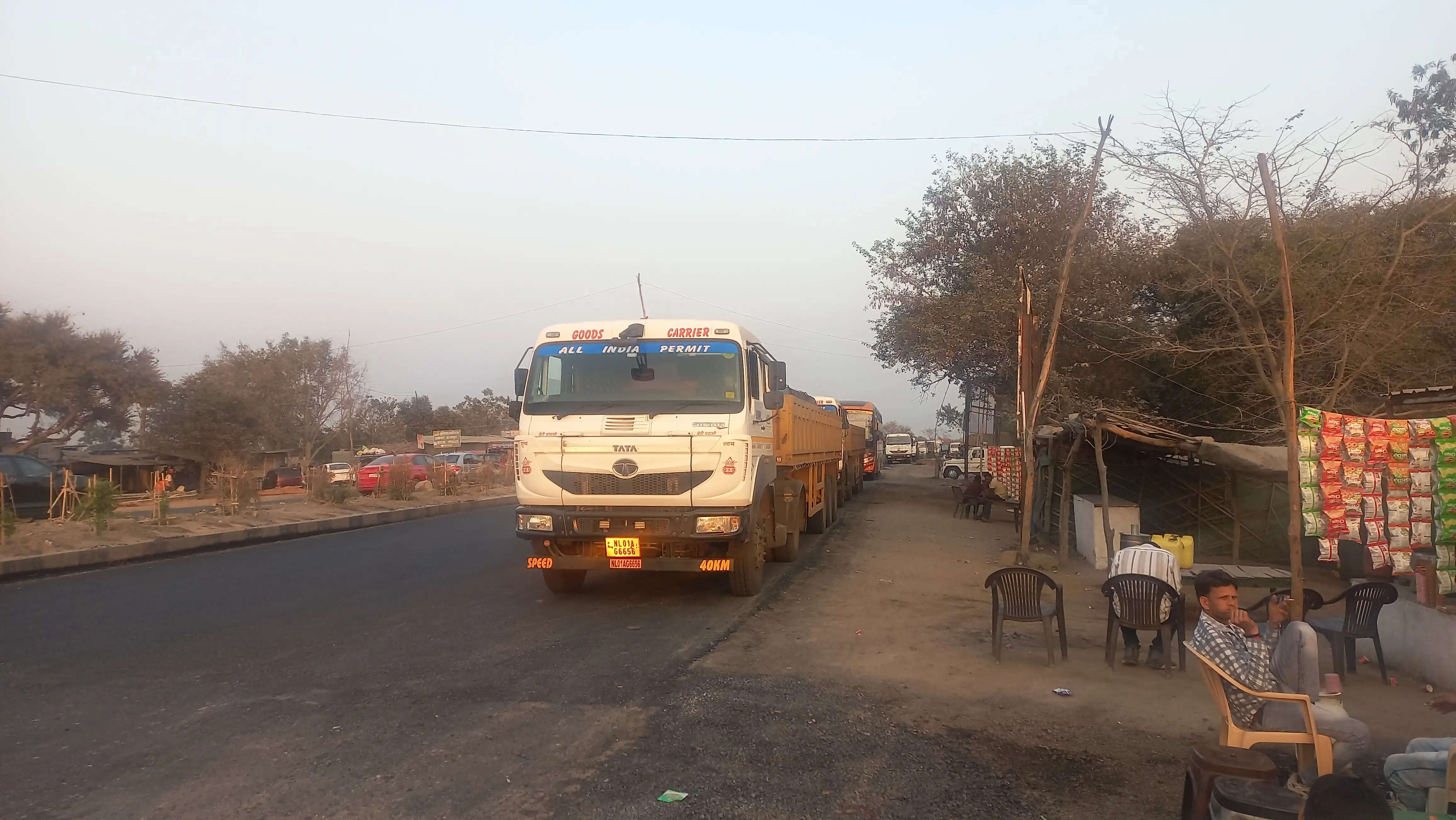 शिवपुरीः सिकंदरा बैरियर पर महिला टीएसआई सहित स्टाफ से मारपीट, 8 नामजद सहित 10 पर मामला दर्ज