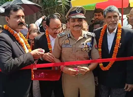 वाराणसी कचहरी की सड़कें होगी जाम मुक्त, पुलिस कमिश्नर ने किया मल्टीलेवल पार्किंग का उद्घाटन