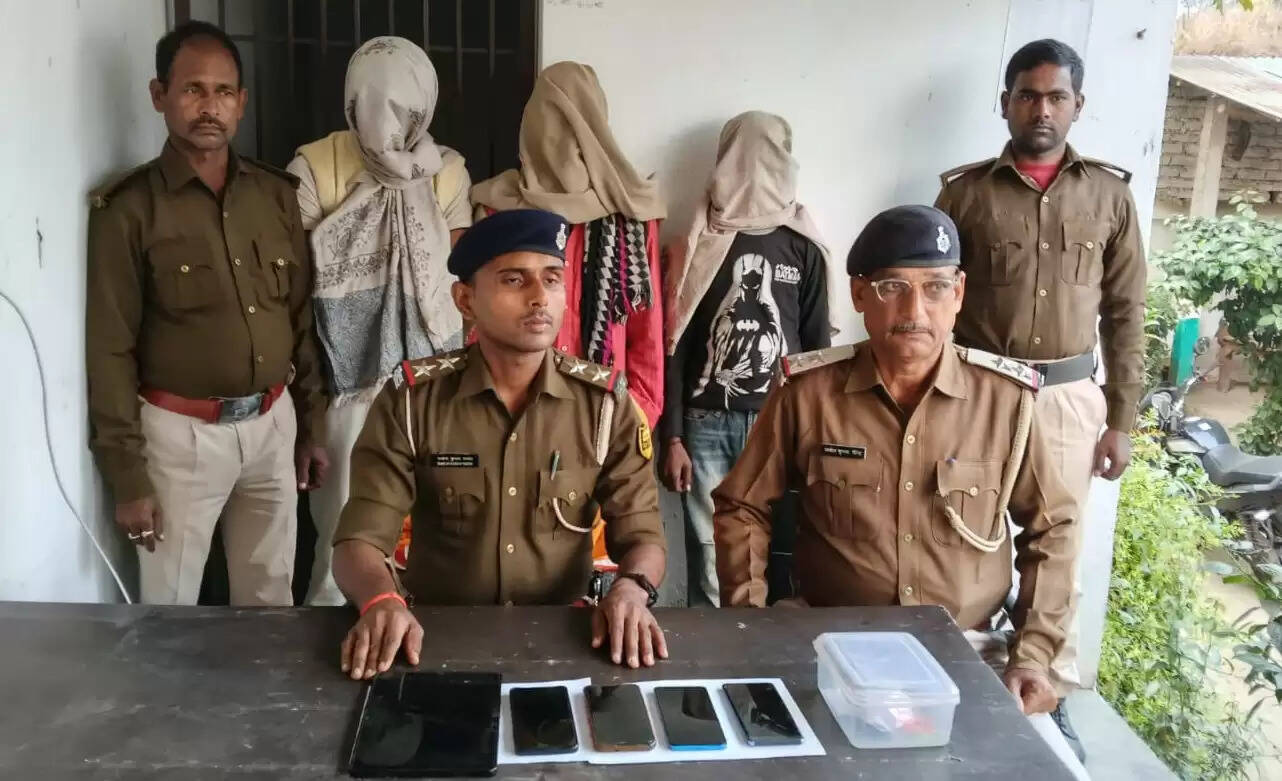 पुलिस ने चोरी के मामले में तीन अभियुक्त को किया गिरफ्तार
