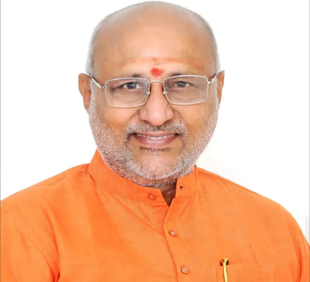 उपराष्ट्रपति के देवघर दौरे से पहले प्रशासन अलर्ट, डीसी ने बैठक कर की सुरक्षा-व्यवस्था पर चर्चा