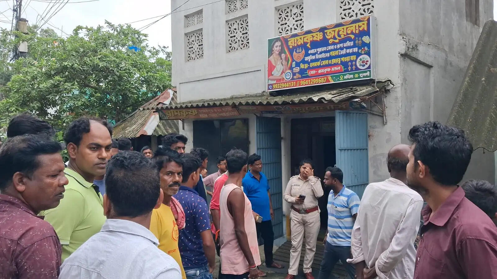 एक ही रात में सात दुकानों में दुस्साहसिक चोरी, गोघाट के मदीना बस स्टैंड इलाके में सनसनी