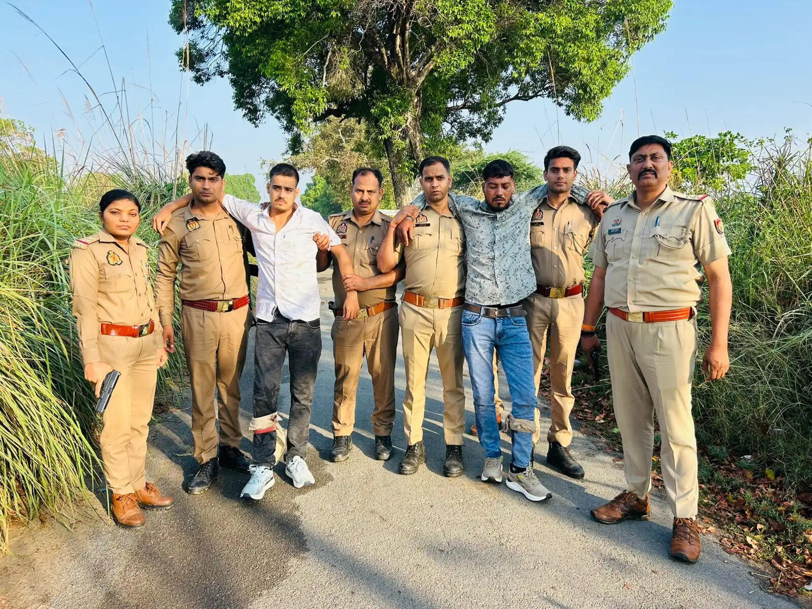 पुलिस मुठभेड़ में चार बदमाश गिरफ्तार