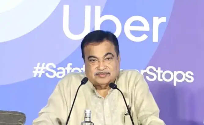 सड़क सुरक्षा सरकार की सर्वोच्च प्राथमिकता : गडकरी