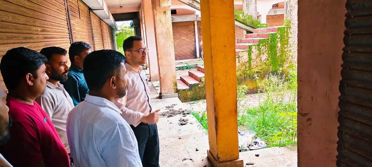 अनूपपुर: अमरकंटक बस स्टैंड के दुकानदारों ने एसडीएम को बताई समस्याया