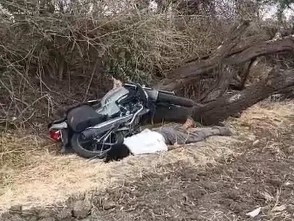 उज्जैन में&nbsp;खेत में मिले प्रेमी-प्रेमिका के शव, सिर पर चोट के निशान, हत्या की आशंका