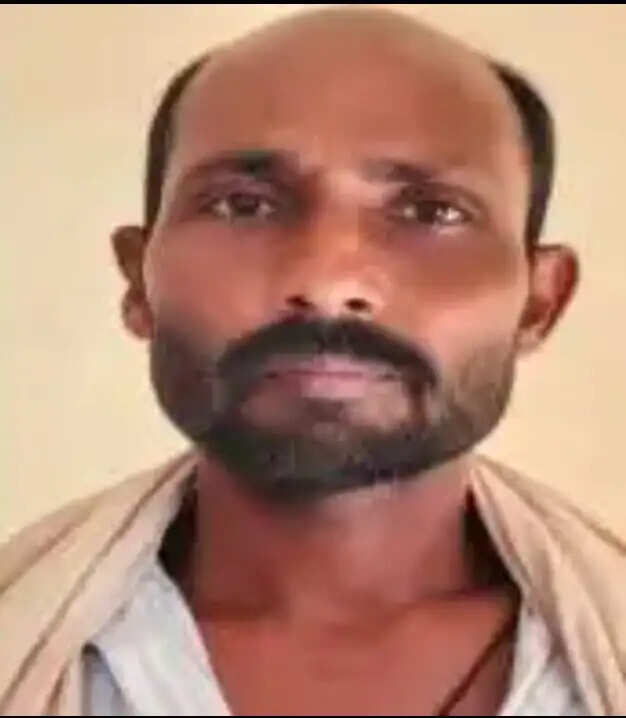बेटी ने मां संग मिलकर पिता की हत्या करके शव दफनाया, गिरफ्तार