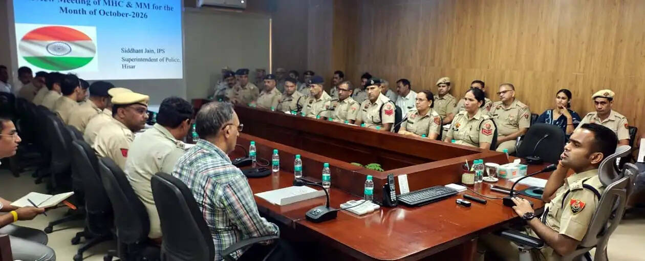 हिसार : लंबित कार्य समयबद्ध पूरे करें, लापरवाही पर होगी कार्रवाई : सिद्धांत जैन