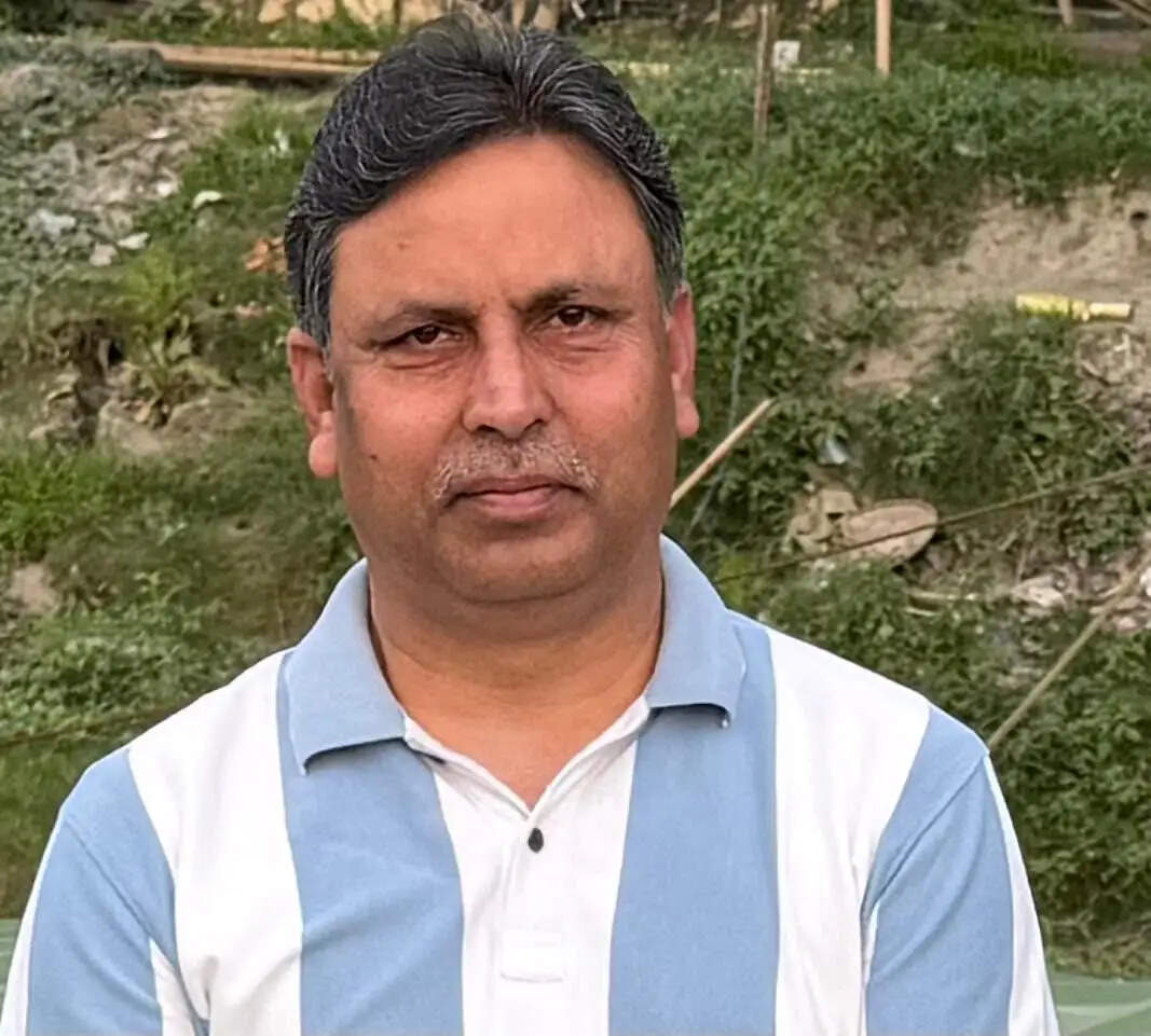 विधायक डॉ. भारत भूषण ने उपमुख्यमंत्री से उठाया कठुआ की सड़कों का मुद्दा