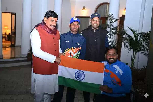 मुख्यमंत्री डॉ. यादव से दिव्यांग तैराक लोहिया ने न्यूज़ीलैंड रवाना होने से पहले दिल्ली में की भेंट