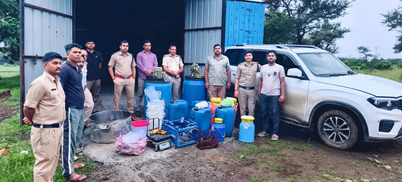 (अपडेट) मंदसौर पुलिस का बड़ा एक्शन, सिंथेटिक ड्रग्स फैक्ट्री का भंडाफोड़, 25 लाख से अधिक की एमडी ड्रग्स, रसायन और उपकरण जब्त