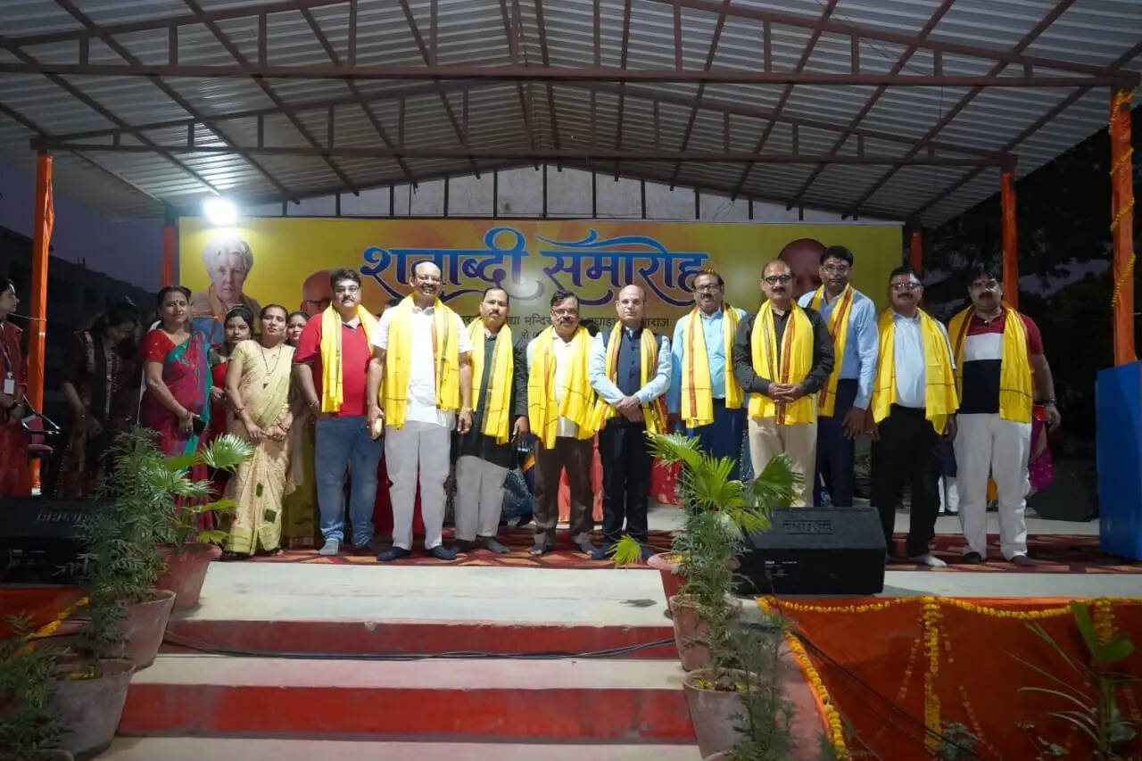 संस्कारों और संस्कृति से नई पीढ़ी को जोड़ना जरूरी : डॉ. राम मनोहर