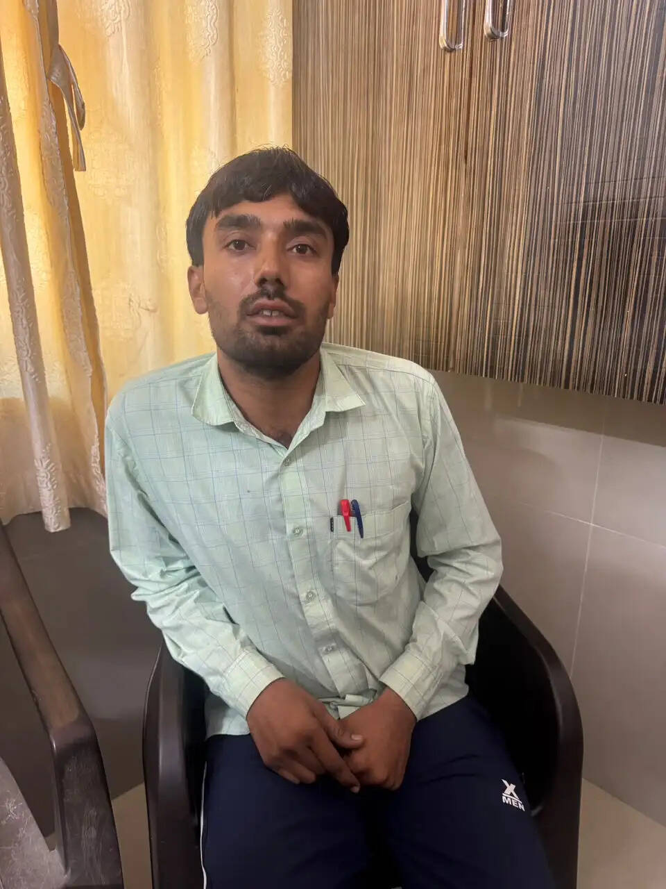पीएम आवास योजना की किस्त जारी करने के नाम पर रिश्वत लेते ग्राम विकास अधिकारी गिरफ्तार