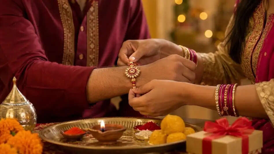 बहनों ने भाइयों की कलाई पर बांधा रक्षासूत्र: जाेधपुर शहर भर में उल्लास से मनाया रक्षाबंधन